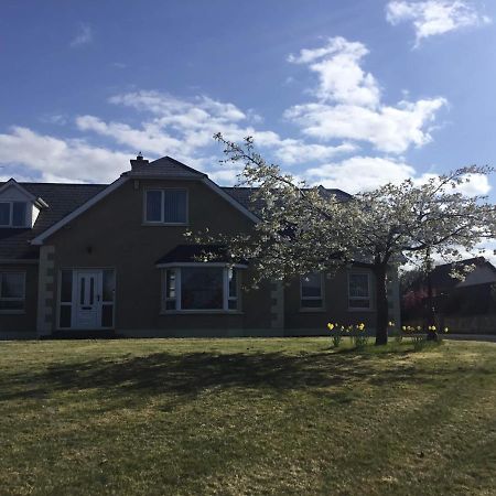 Muff Village Bed & Breakfast Bagian luar foto
