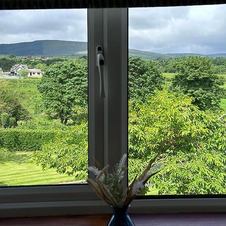 Muff Village Bed & Breakfast Bagian luar foto