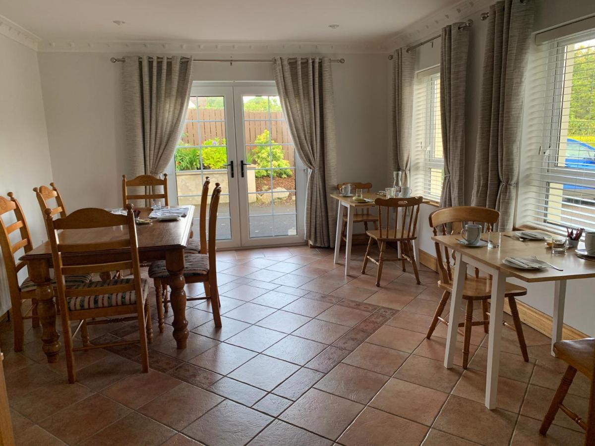 Muff Village Bed & Breakfast Bagian luar foto