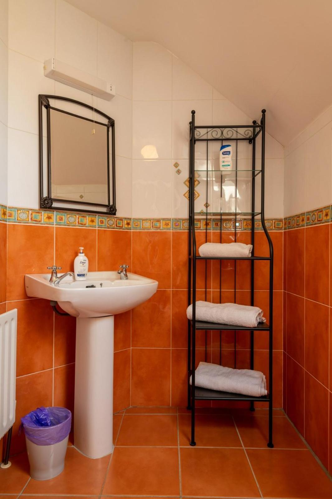 Muff Village Bed & Breakfast Bagian luar foto